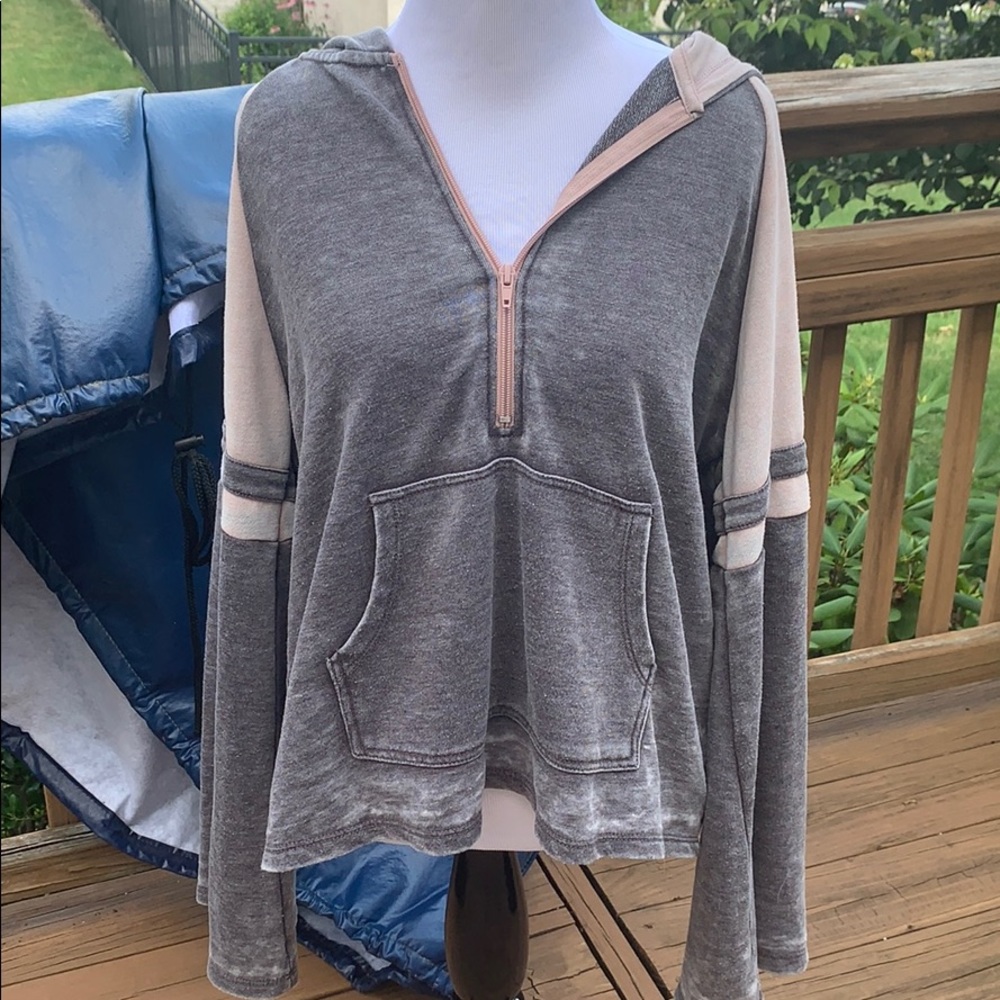 mid zip hoodie